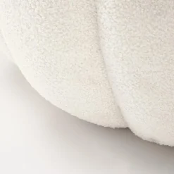Poltrona imbottita in tessuto bouclé design moderno color crema Coccoluna
