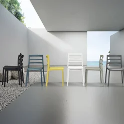 Sedia da pranzo impilabile moderna in polipropilene nero Nature
